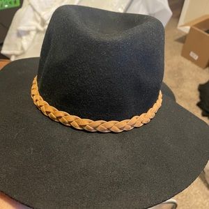 Chic black gently used hat.